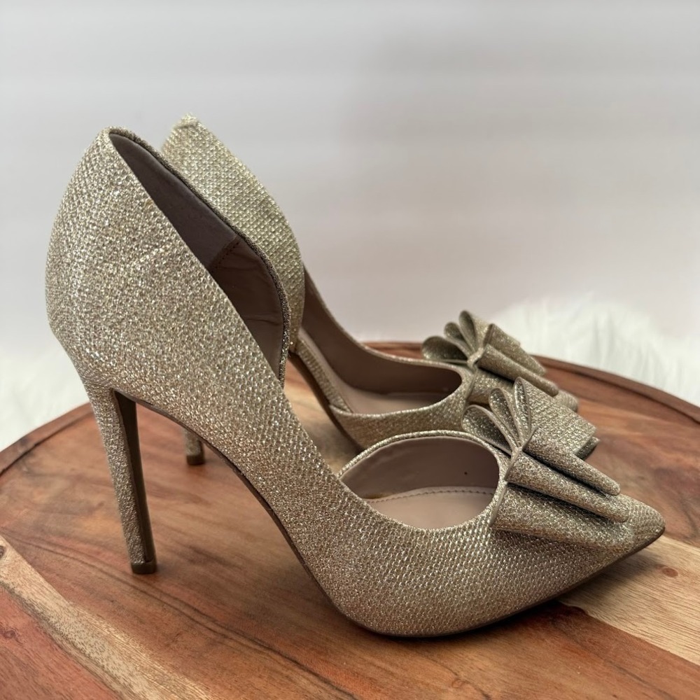Betsey Johnson Prince Wmns 7M Champagne Gold Glitter Bow Pointed Toe Pumps